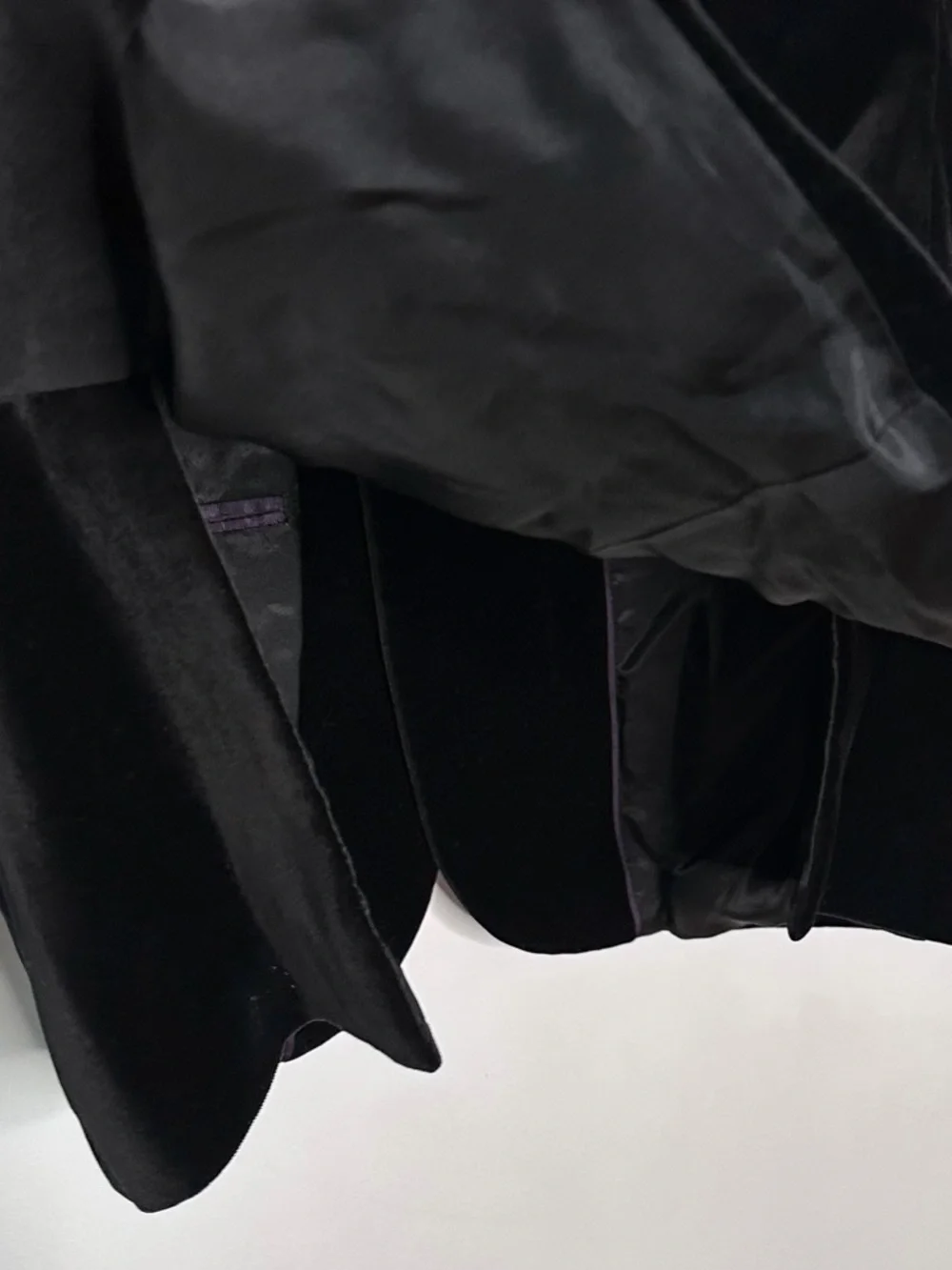 Express Men’s Black Velvet 2 Button Closure Blazer Size 38S